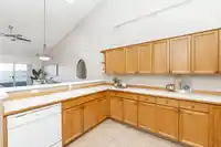 37 323 GOVERNORS COURT - thumbnail 7
