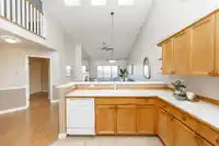 37 323 GOVERNORS COURT - thumbnail 8