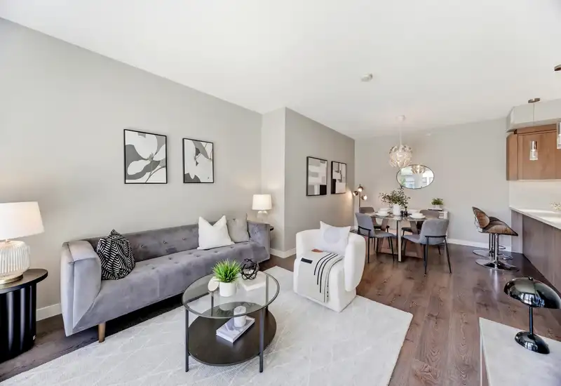 413 9388 ODLIN ROAD - photo 4 of 34