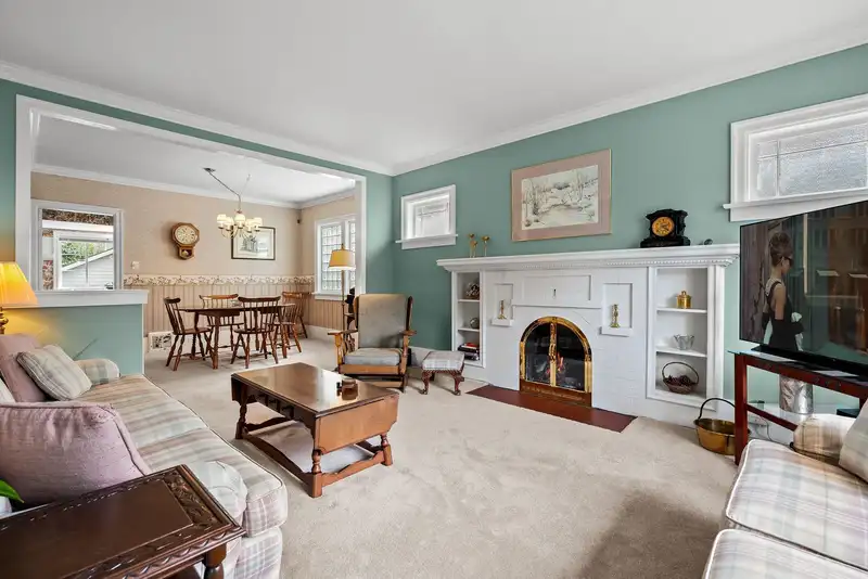3692 W 19TH AVENUE - photo 2 of 33