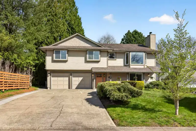 16057 10A AVENUE - photo 1 of 40