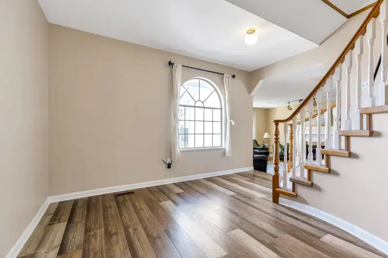 2225 KAPTEY AVENUE - photo 3 of 36
