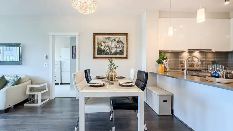 513 9399 ALEXANDRA ROAD - photo 3 of 24