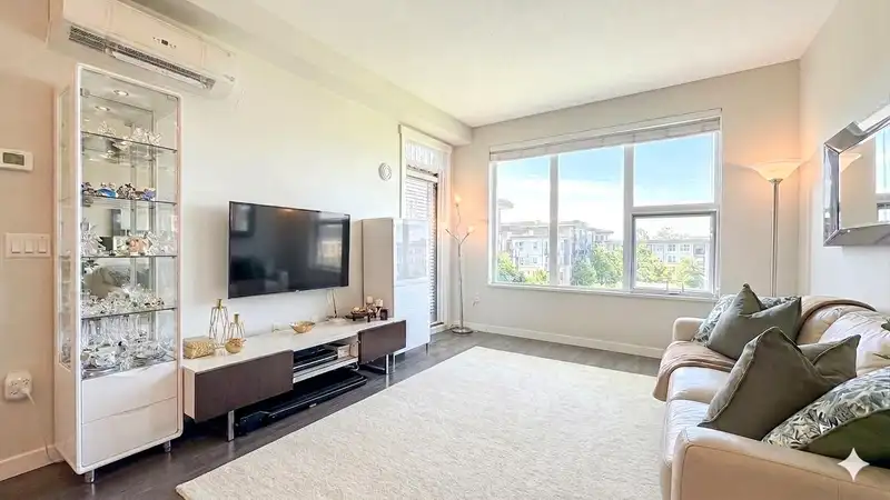 513 9399 ALEXANDRA ROAD - photo 4 of 24