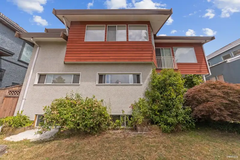 2087 HARRISON DRIVE - photo 3 of 40