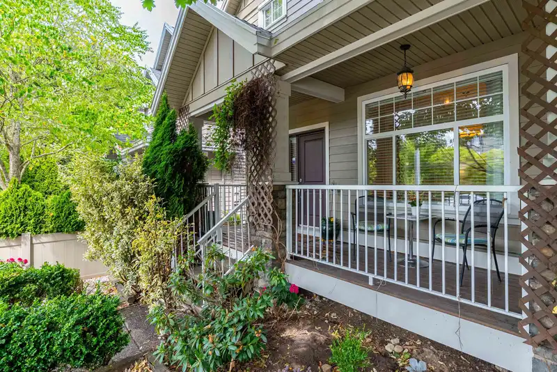 2914 152 STREET - photo 2 of 38