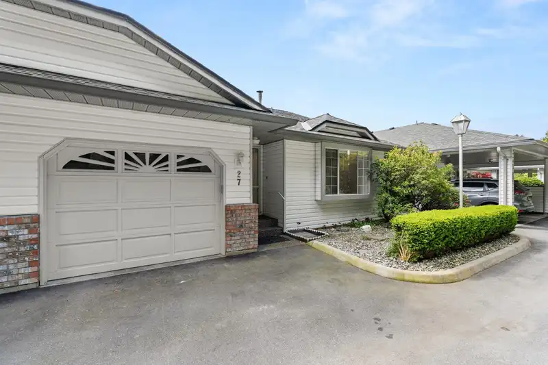 27 3351 HORN STREET - photo 2 of 40