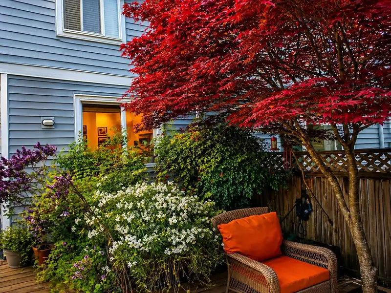 21072 80 AVENUE - photo 1 of 39