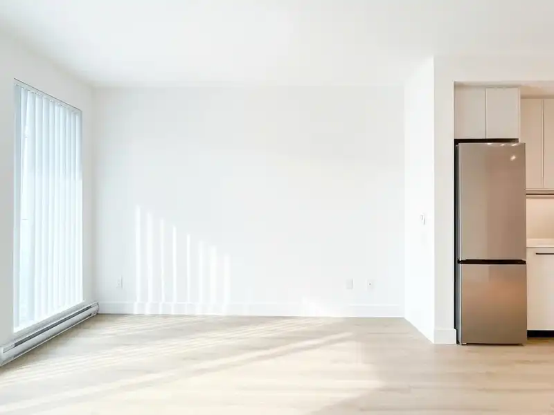302 3055 MURRAY STREET - photo 4 of 26