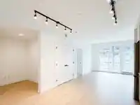 302 3055 MURRAY STREET - thumbnail 9