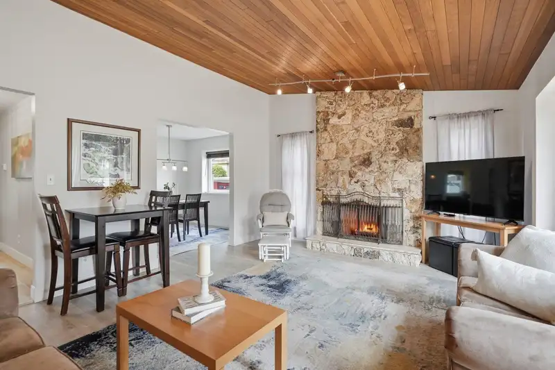 7797 STAMFORD PLACE - photo 3 of 40