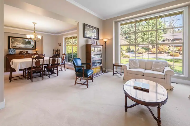 12076 57 AVENUE - photo 4 of 33