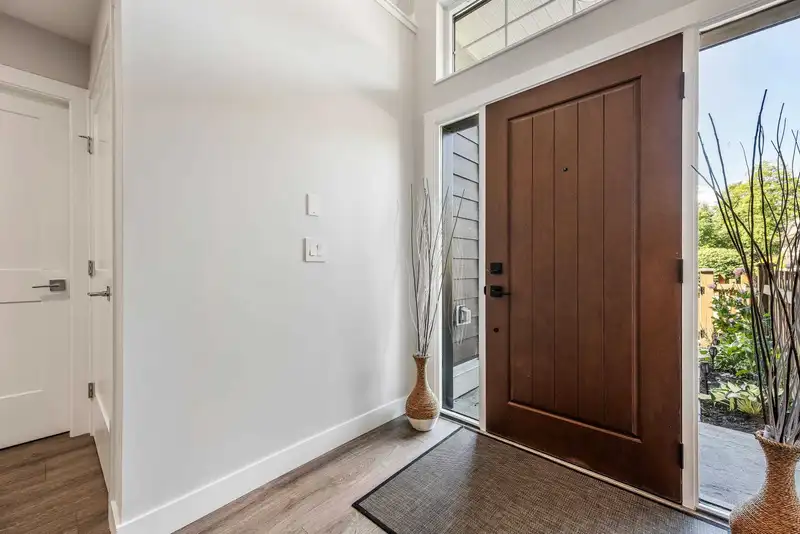35 20327 72B AVENUE - photo 3 of 40
