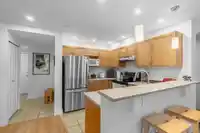 302 333 E 1ST STREET - thumbnail 2