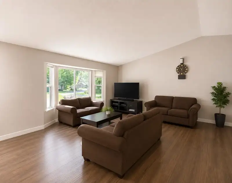 14565 91A AVENUE - photo 4 of 13