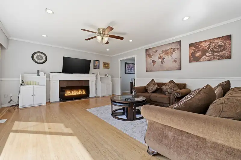 12967 98A AVENUE - photo 4 of 21