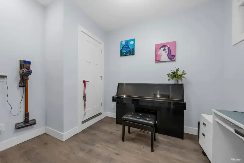 3 188 WOOD STREET - photo 3 of 40