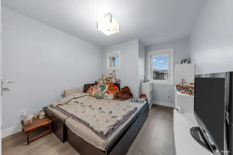 3 188 WOOD STREET - photo 4 of 40