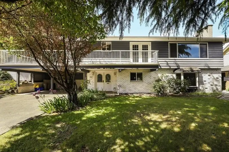 367 55A STREET - photo 1 of 21