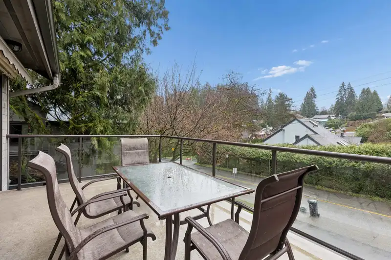 4306 NAUGHTON AVENUE - photo 3 of 33
