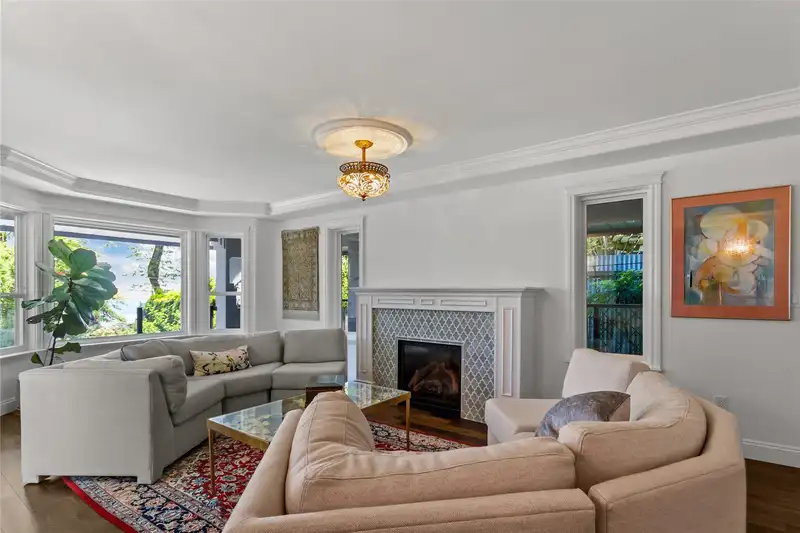 226 WOODDALE ROAD - photo 4 of 40