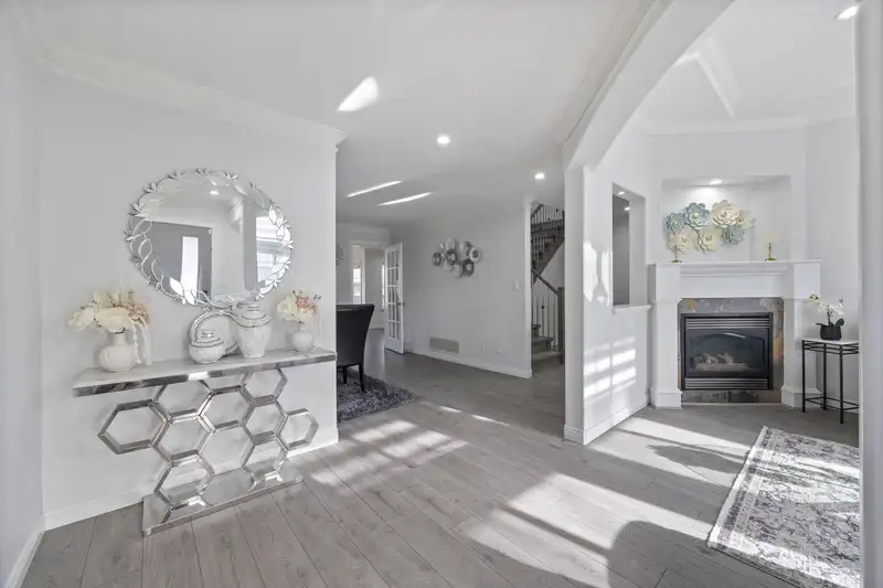 7801 146A STREET - photo 3 of 40