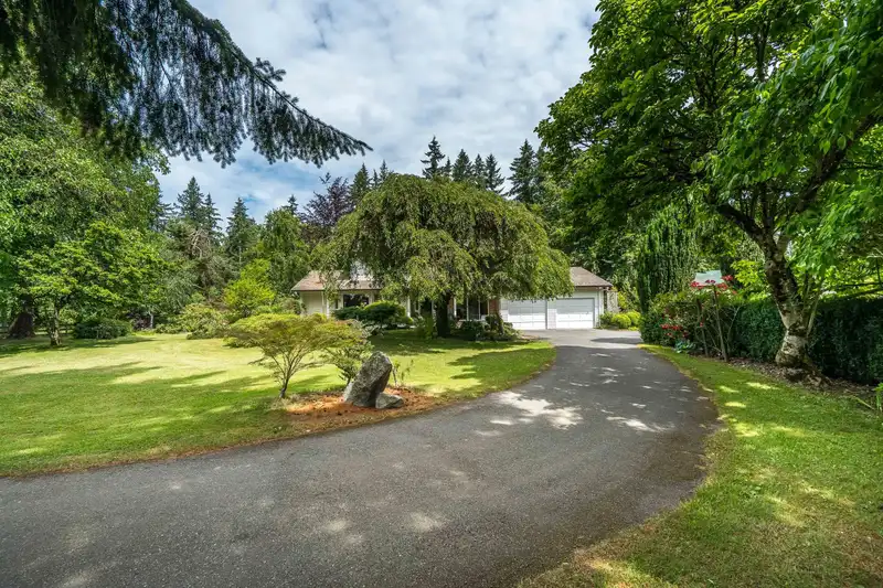 7538 240 STREET - photo 4 of 39