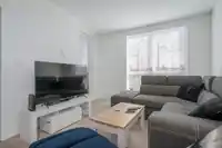 401 8327 201 STREET - thumbnail 10