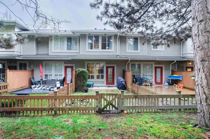 34 14952 58 AVENUE - photo 2 of 21