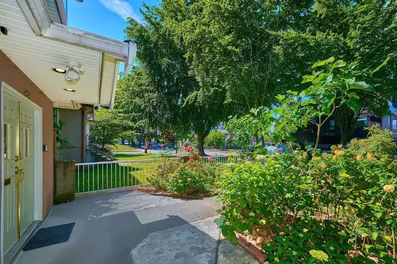 2326 CHARLES STREET - photo 2 of 8