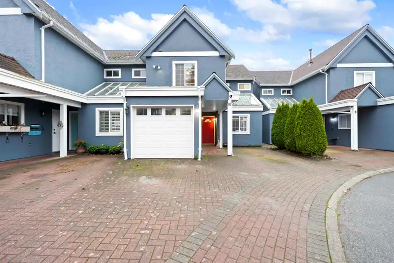 10 4855 57 STREET - photo 2 of 38