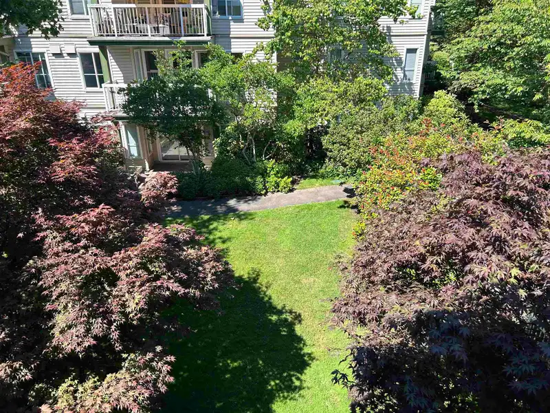 304 10665 139 STREET - photo 1 of 17