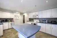 4965 8A AVENUE - thumbnail 10