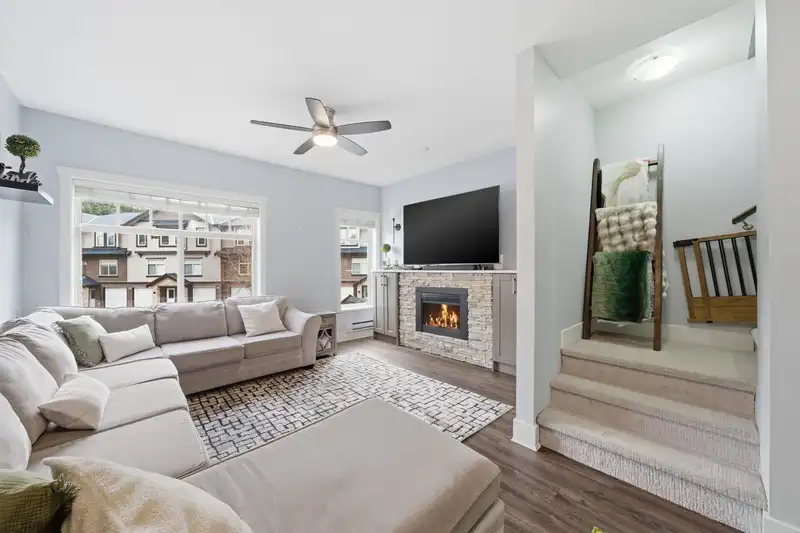29 2950 LEFEUVRE ROAD - photo 3 of 28