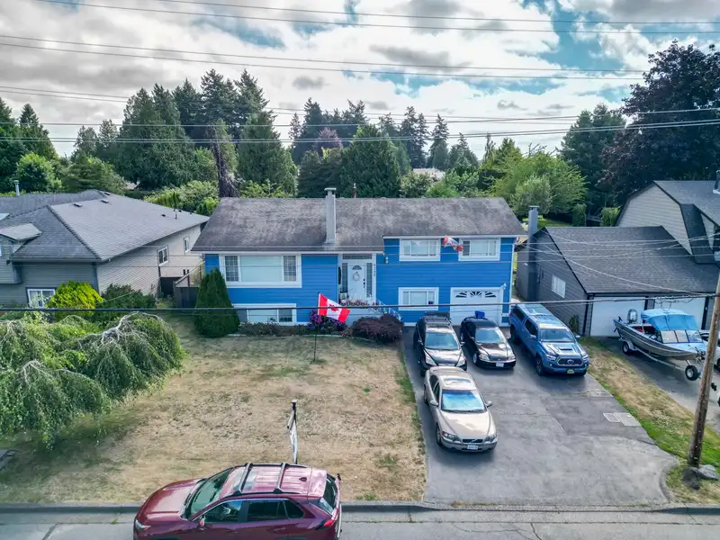 1390 53A STREET - photo 3 of 11