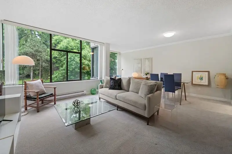 305 4101 YEW STREET - photo 1 of 23