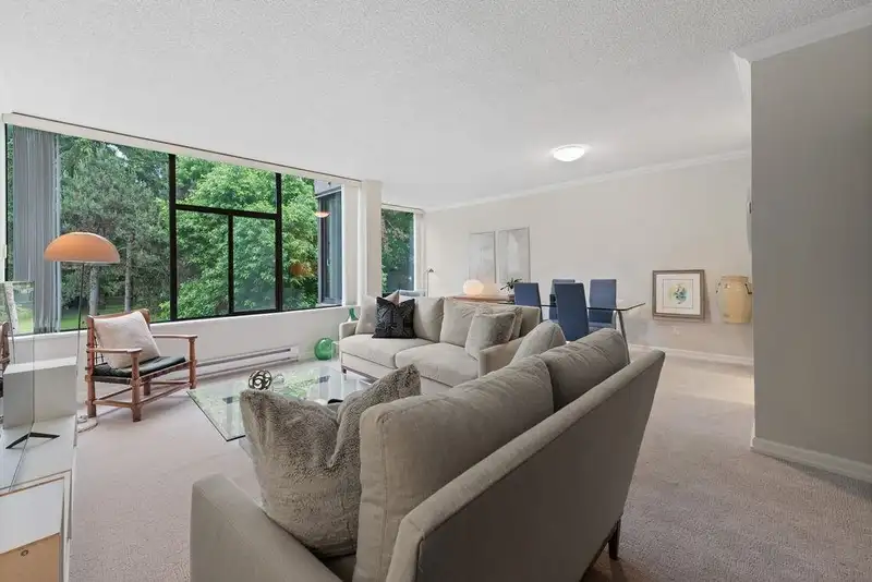 305 4101 YEW STREET - photo 3 of 23