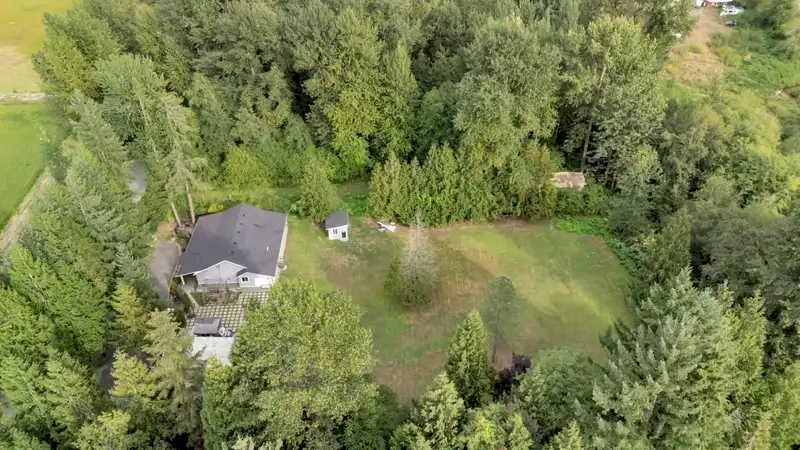 22288 136 AVENUE - photo 4 of 37