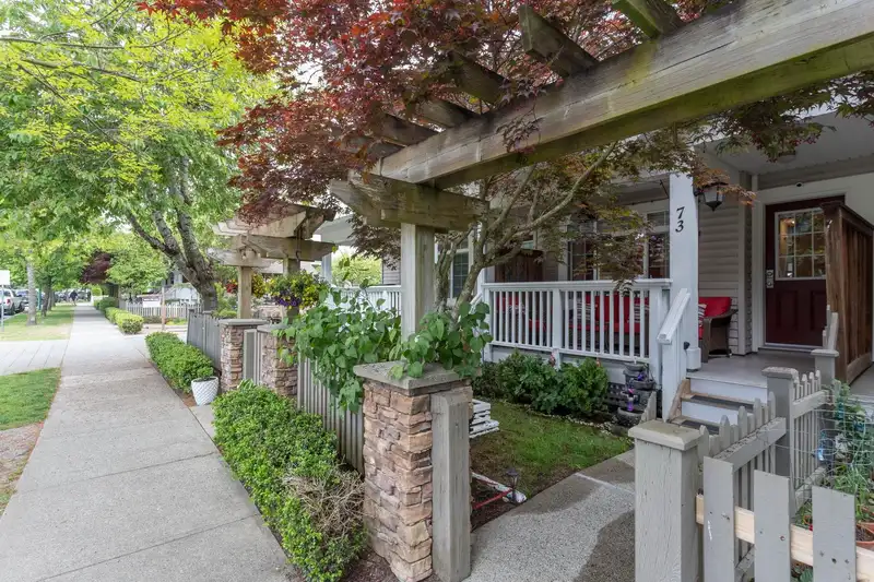 73 6852 193 STREET - photo 1 of 40