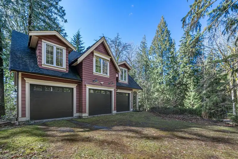 5028 SUMAS MOUNTAIN ROAD - photo 1 of 39