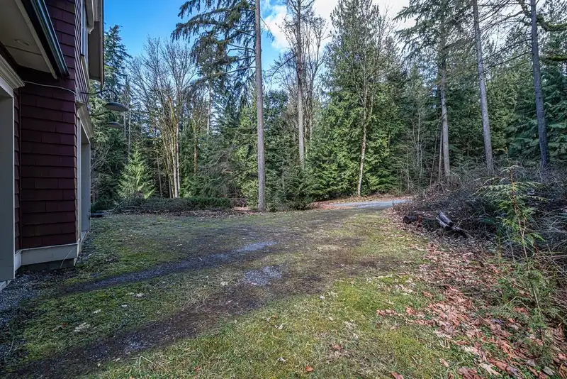 5028 SUMAS MOUNTAIN ROAD - photo 2 of 39