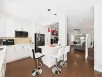 8 6700 RUMBLE STREET - thumbnail 6