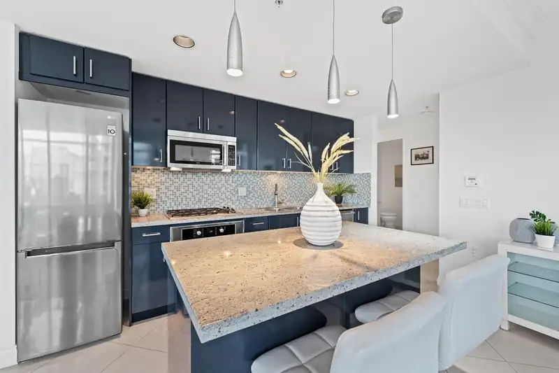 502 172 VICTORY SHIP WAY - photo 2 of 34