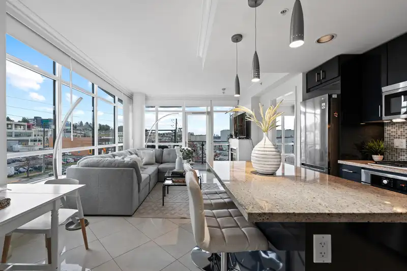 502 172 VICTORY SHIP WAY - photo 4 of 34