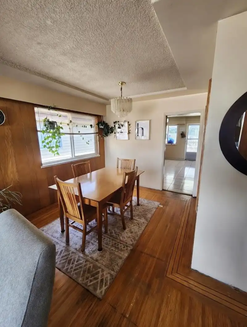 3312 QUEENS AVENUE - photo 3 of 11