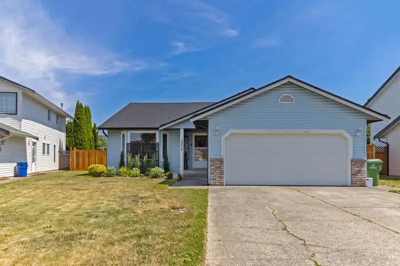 5856 GLENDALE DRIVE - photo 2 of 29
