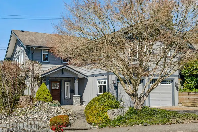 954 TUDOR AVENUE - photo 1 of 35