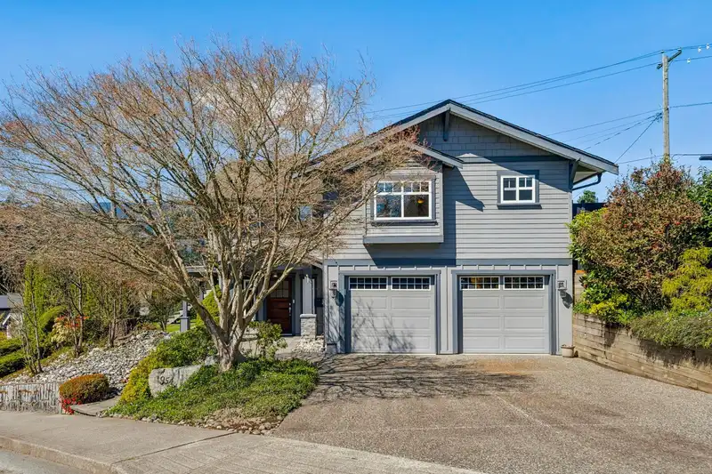 954 TUDOR AVENUE - photo 2 of 35