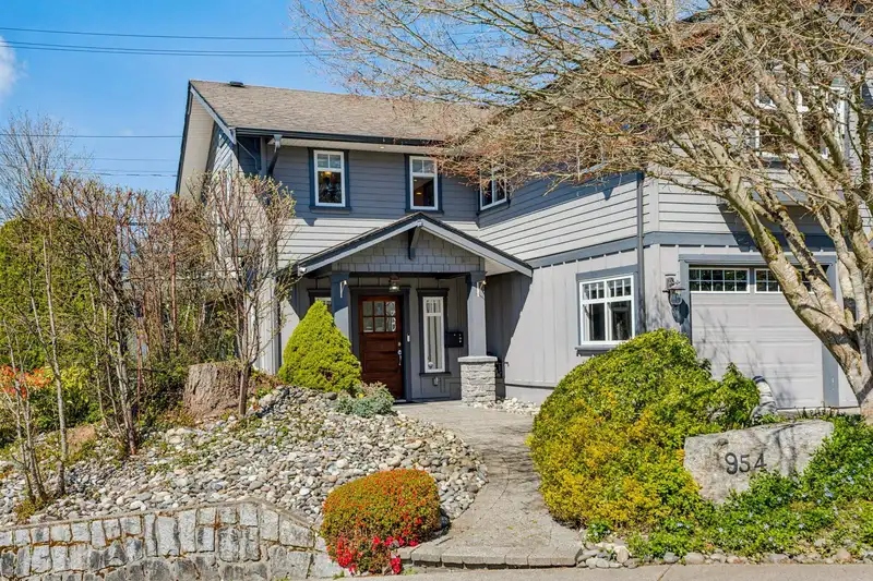 954 TUDOR AVENUE - photo 3 of 35