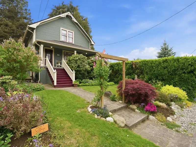 624 COLBORNE STREET - photo 1 of 40